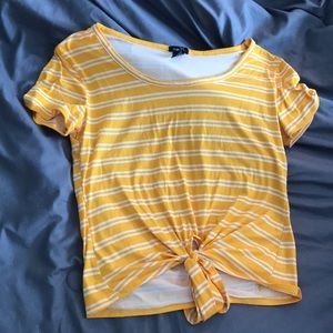 rue21 yellow top